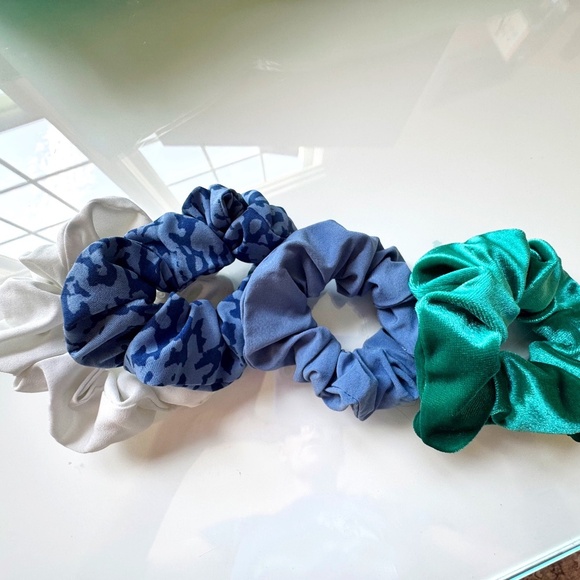 Athleta Scrunchy Bundle - Picture 1 of 1